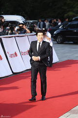 独家高清：又是一年百想红毯 众星云集争奇斗艳