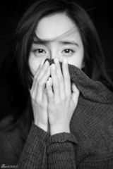 组图：王智曝生日写真 恬淡静美不忘初心