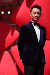 组图：张译国际影展首秀幽默 《亲爱的》演土豪