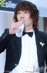 组图：韩星金长勋望组建民间心理治疗组织