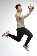 组图：刘立足球写真展阳光暖男魅力