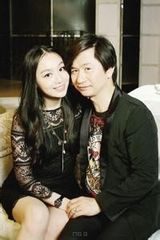 组图：黄舒骏娇妻曝光 系美国出生90后小美女