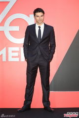 组图：凤小岳激吻郭采洁 女友一点都不担心