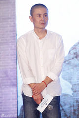 组图：《北平无战事》刘烨不后悔爆姚晨出轨