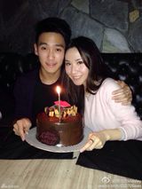 组图：赵雅芝小儿子黄恺杰私照曝光 帅气又好学