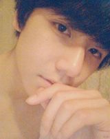 组图：清华校草李润东走红 女妆照生活照颜值爆表