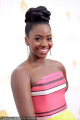 组图：艾美奖红毯 Teyonah Parris黄色裙摆抢镜