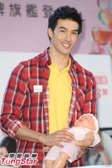 组图：锦荣向蔡依林昭告 未来想生男娃