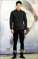 组图：郑雨盛(郑宇成)韩智敏等出席《padam padam》发布