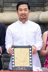 组图：冯小刚电影公社开街 众明星到场助阵