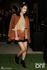 组图：BEAST尹斗俊f(x)宋茜惊艳等亮相时尚活动