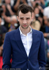 组图：布兰切特撑《驯龙高手2》 龙牙上衣超萌