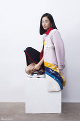 组图：江一燕硬糖气质登封面 演绎有种女性态度