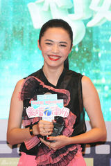 组图：《离婚律师》发布会 姚晨大笑忙卖萌