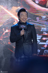 组图：《痞子2》赵又廷林更新上演“爱的抱抱”