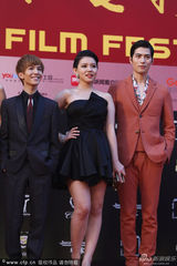 组图：郭敬明领《小时代》剧组 郭采洁挽柯震东