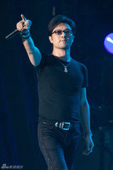 组图：汪峰七夕演唱会告白子怡:我的爱是对的