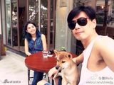 组图：Ella陈嘉桦晒幸福家庭日 和老公大秀恩爱