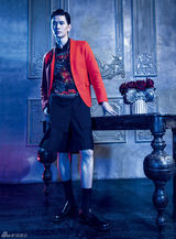 组图：鲍春来迷幻色彩大片尽显帅气型男魅力