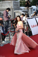 独家高清：又是一年百想红毯 众星云集争奇斗艳