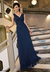 组图：陶红登时尚杂志封面 玉貌朱颜高贵典雅