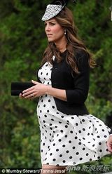 组图：凯特王妃大肚出席婚礼 大风掀裙摆险走光