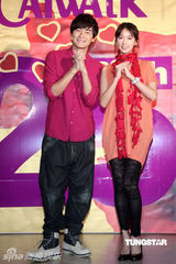 幻灯图：林志玲助阵模特公司开工 泳装环节趣味十足