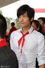 组图：张峻宁获聘首任希望工程大使 奔赴甘肃支教