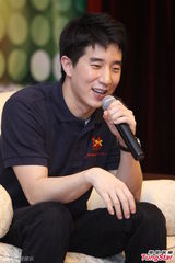 组图：房祖名任无偿献血大使 年底发新专辑