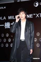 高清组图：蓝正龙化身科技型男 携手蔡淑臻走秀