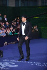 高清组图：群星华服亮相北京电影节蓝毯