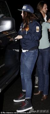 组图：暮光女独自过感恩节 情绪低落身材发福