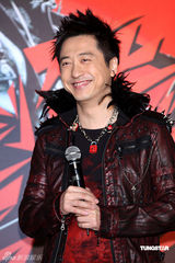 幻灯：庾澄庆“到死都要18岁” 有望泳渡日月潭