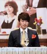 组图：韩剧《浪漫小镇》宣传 成宥利闵孝琳美腿PK