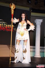 组图：林志玲cos光之女神 挥舞权杖性感曼妙