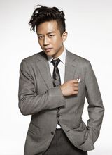 组图：邓超最新时尚写真曝光 展现双面自我