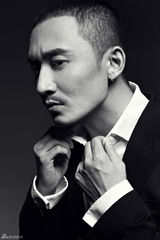 组图：陈昊黑白写真 魅惑绅士展型男本色