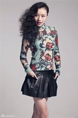 高清图：王丹怡栗换下猎妖战袍 造型多变可塑性强