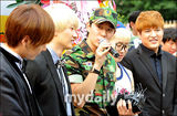 组图：韩国艺人Boom退伍 SJ成员与朴宰范等到场祝贺