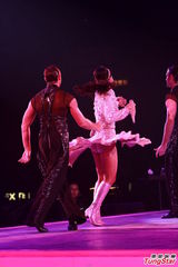 组图：叶倩文一家三口合唱 林青霞素颜到场欣赏