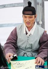 组图：吴满锡洪秀儿出席新剧《钢铁本色》签名会