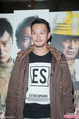 组图：谢霆锋否认豪宅赠前妻 新年与两子聚天伦