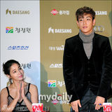 组图：青龙电影奖印手印纪念活动首尔举行