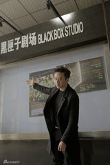 组图：邓超微电影“戏游记”预告曝光 重返母校