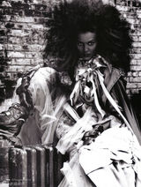 高清组图：超模莉亚登《ELLE》演绎视觉盛宴