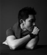 组图：立威廉黑白写真曝光 忧郁眼神尽显颓废气质