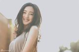 组图：王丽坤暖阳写真 演绎“心计女”的另一面人生