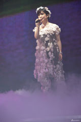 高清：孟庭苇化身月亮公主唱响“纯真年代”