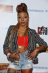 组图：乔纳斯兄弟帅气助阵格莱美预热活动