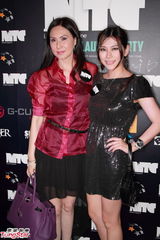 组图：张柏文出席杂志派对 何佩瑜张暖雅比艳